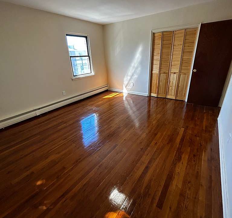 1st image of 1149 E 219th St #1