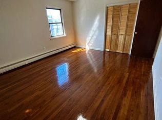 1149 E 219th St #1, Bronx, NY 10469