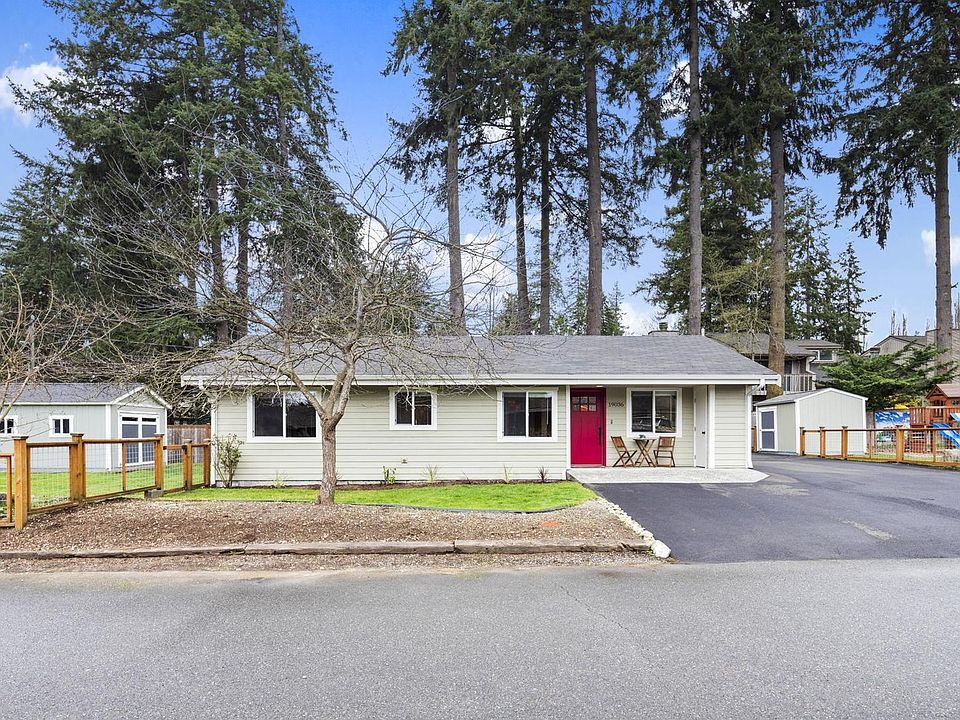 1st image of 19036 Ballinger Way NE