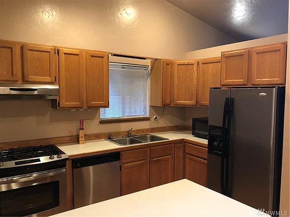 2nd image of 2605 Cedar Hill Ct SE