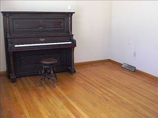 4th image of 36 Apple Blossom Ln