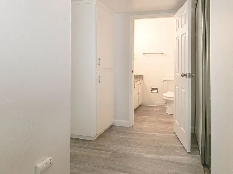 Solaris Apartments — Photo 25