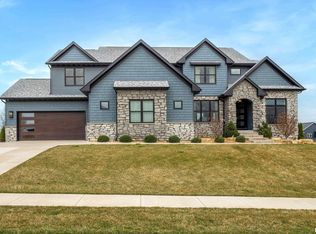 5485 Pigeon Creek Rd, Bettendorf, IA 52722