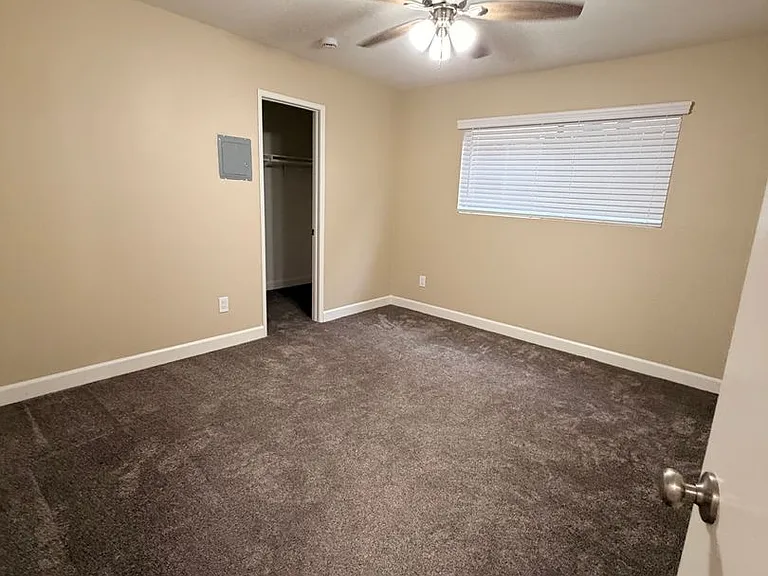 Portofino Apartments — Photo 11