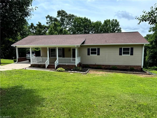 337 Grassy Creek Dr, State Road, NC 28676