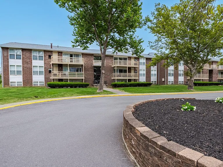 Hillcrest Village Apartment Homes — Photo 24