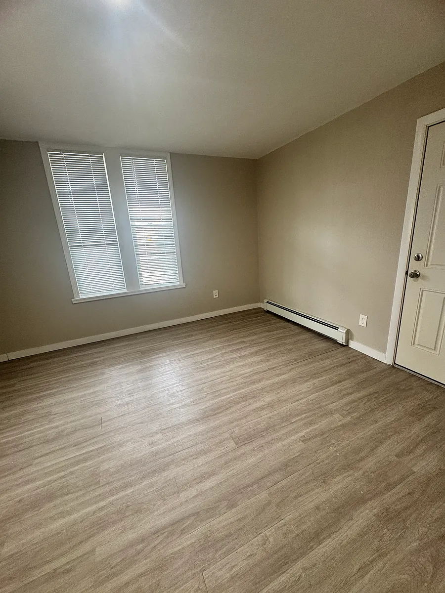 Building Photo - 124 Meriden Rd #1