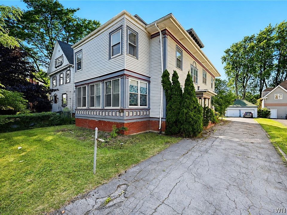 1st image of 2776 Main St