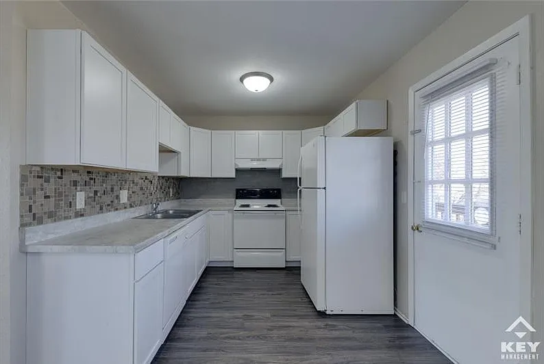 2 bed, 1.5 bath, 1145 sqft, $1,050 — Photo 4