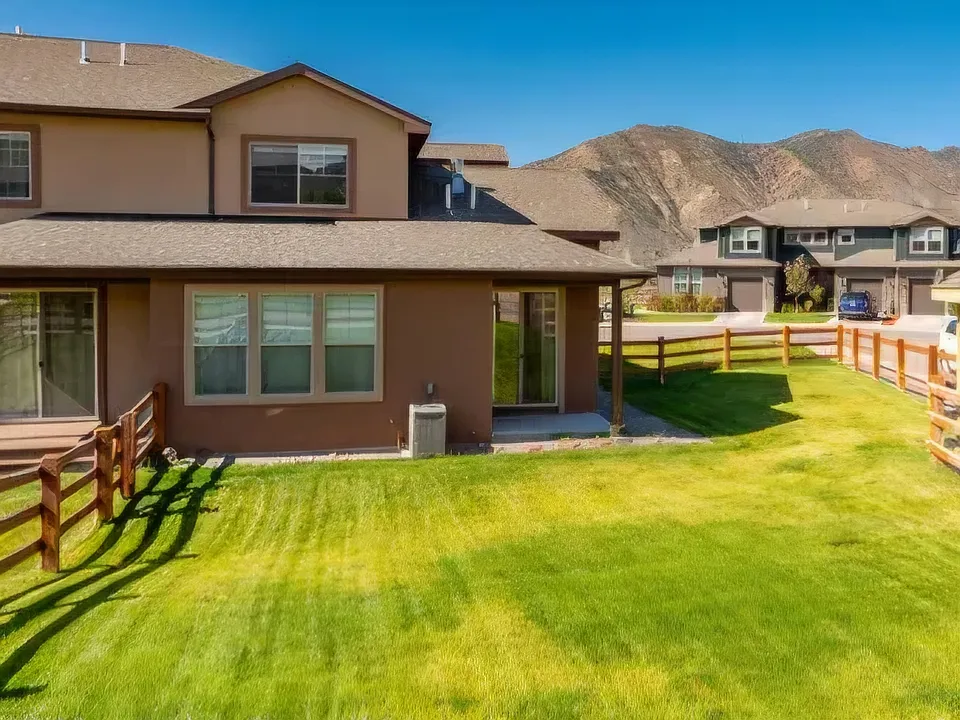 122 Redstone Dr