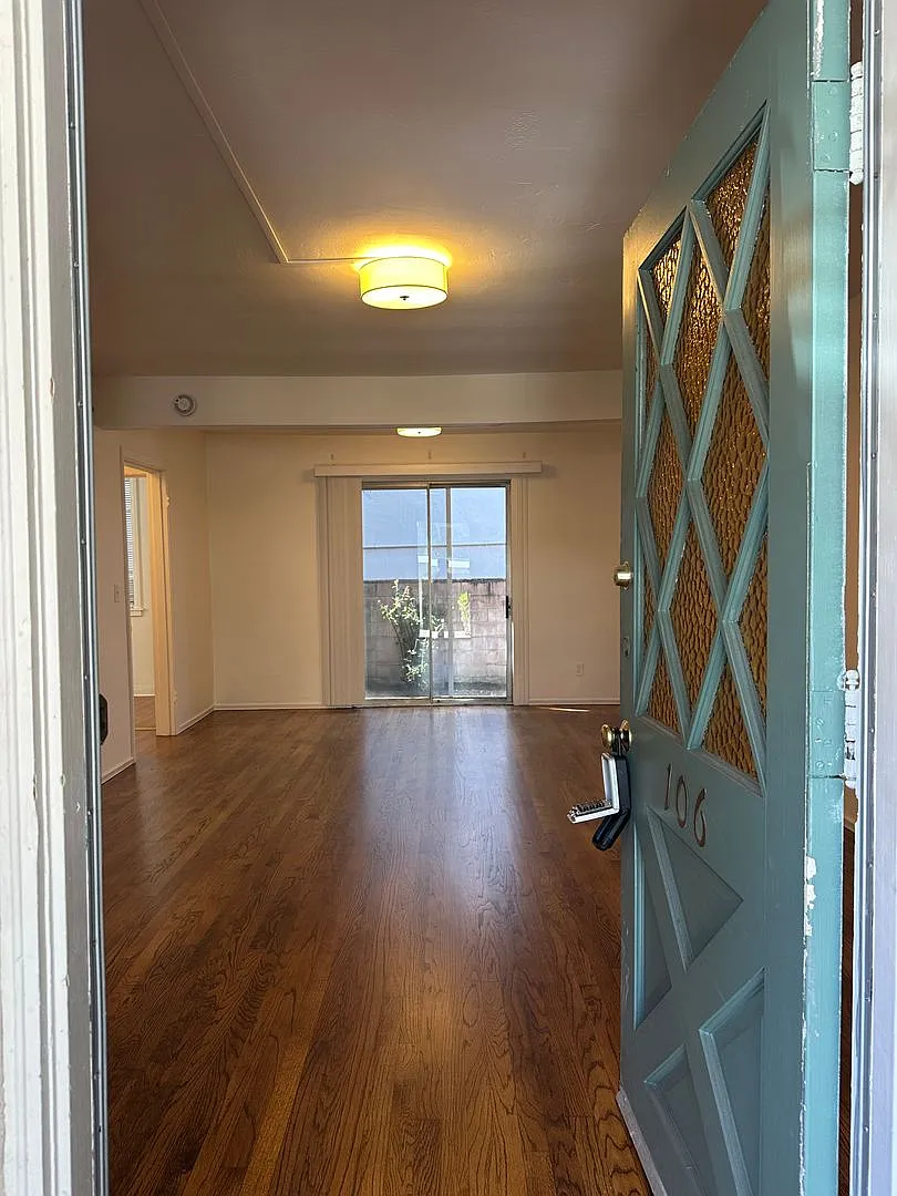 1400 Floribunda Av. — Photo 1