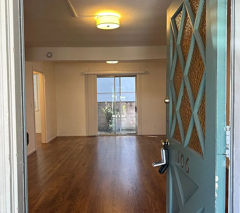 1400 Floribunda Av.