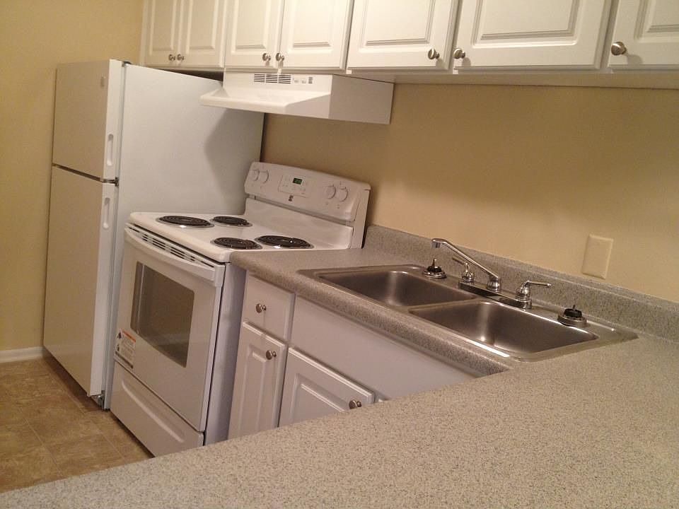 Spacious Kitchen 