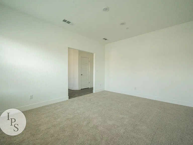 2139 N Osmun Ave — Photo 6