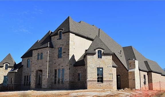 4th image of 1705 Live Oak Ln
