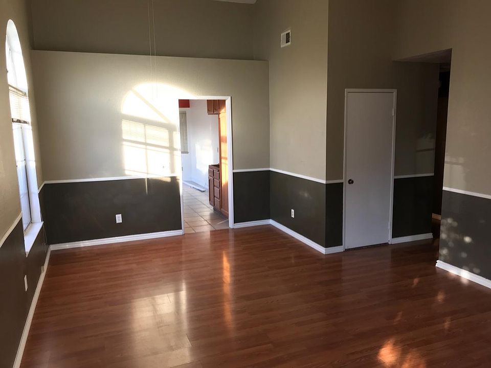 2nd image of 2188 Rose Ave