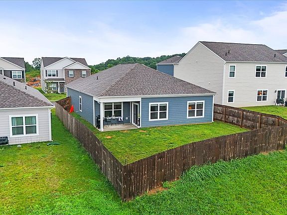 4th image of 532 Sedgewick Way