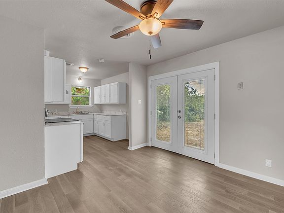 4th image of 1314 Gardenia Ave