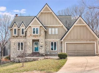 315 NE Wicklow Ct, Lees Summit, MO 64064