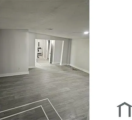 402 N College St — Photo 10