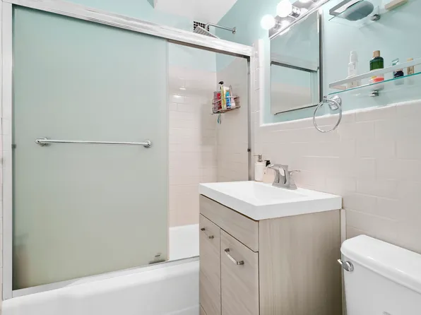 405 East 63rd Street image 4 of 4