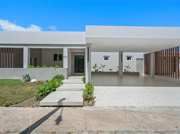 E 10 CALLE MADRE PERLA, DORADO, PR 00646