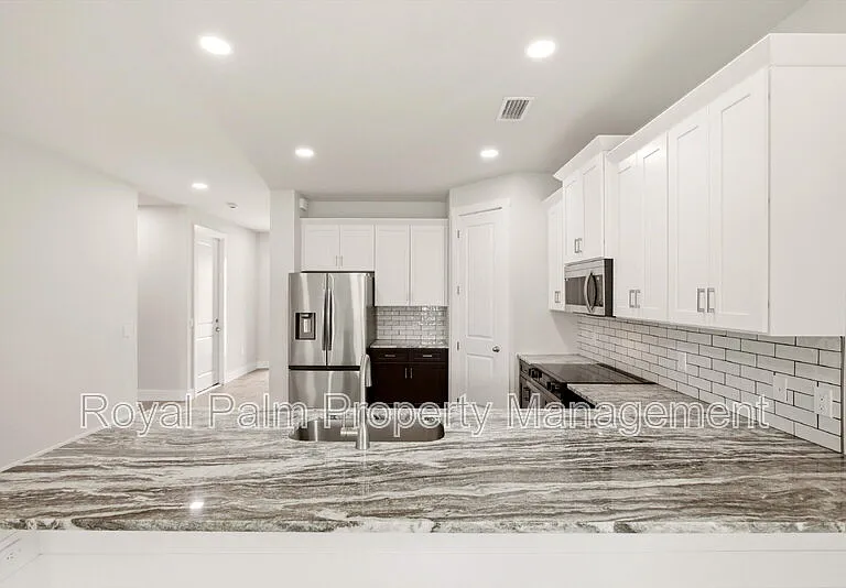 3518 NE 21st Pl — Photo 12