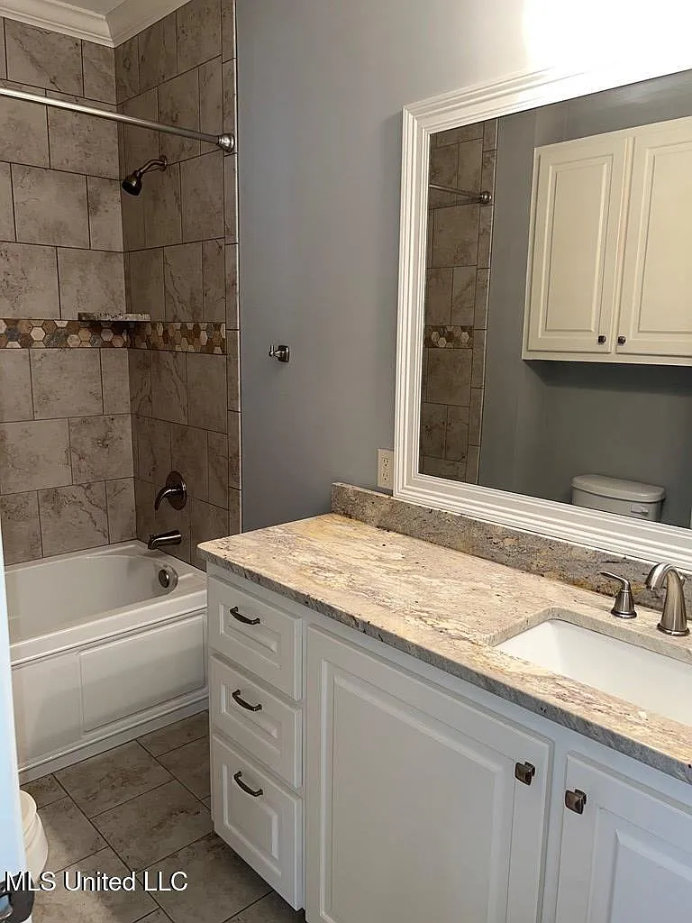 2 bed, 2.0 bath, 1236 sqft, $1,800 — Photo 3