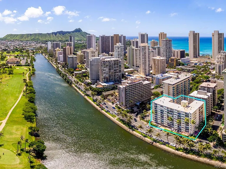Ala Wai Blvd — Photo 3