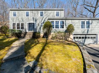 228 Slice Dr, Stamford, CT 06907