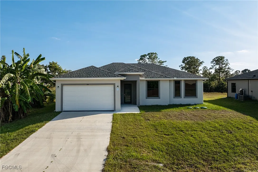 3 bed, 2.0 bath, 1593 sqft, $1,990 — Photo 1