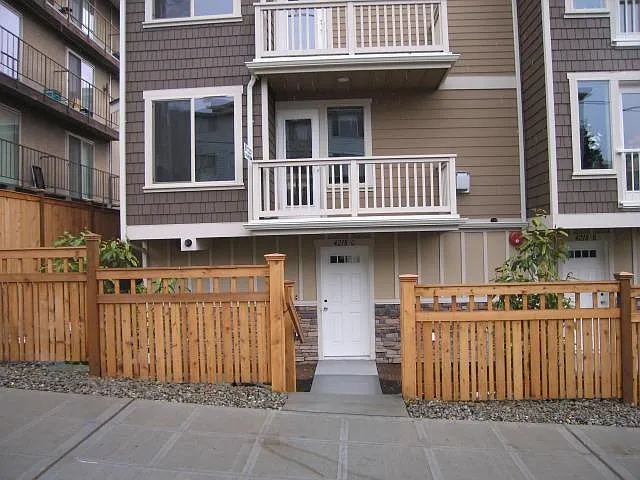 3 bed, 2.5 bath, 1780 sqft, $3,500 — Photo 2