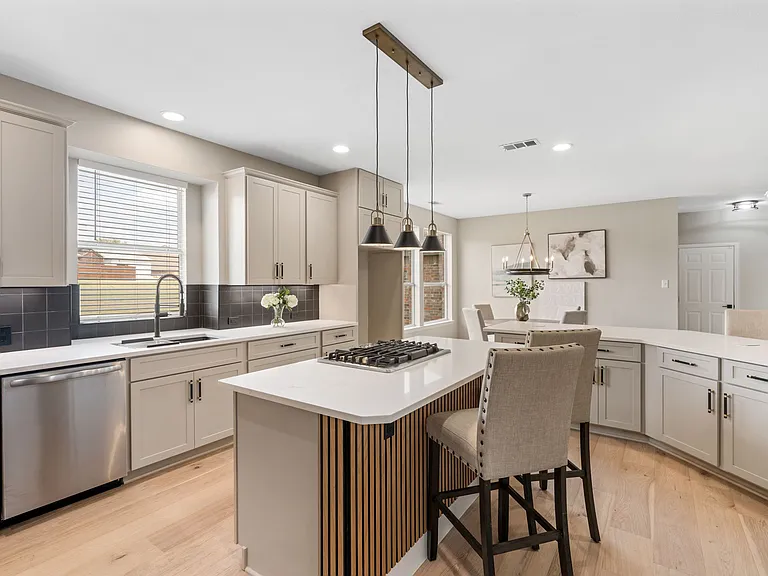684 Hollow Cir — Photo 4