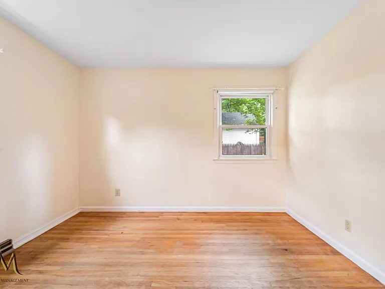 38 Anne St — Photo 14