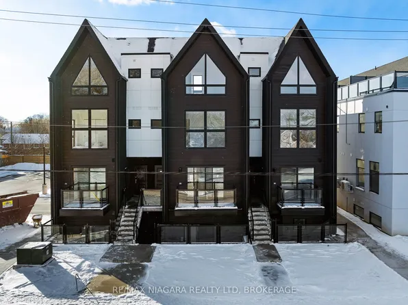 7277 Wilson Cres #209, Niagara Falls, ON L2G 4R8