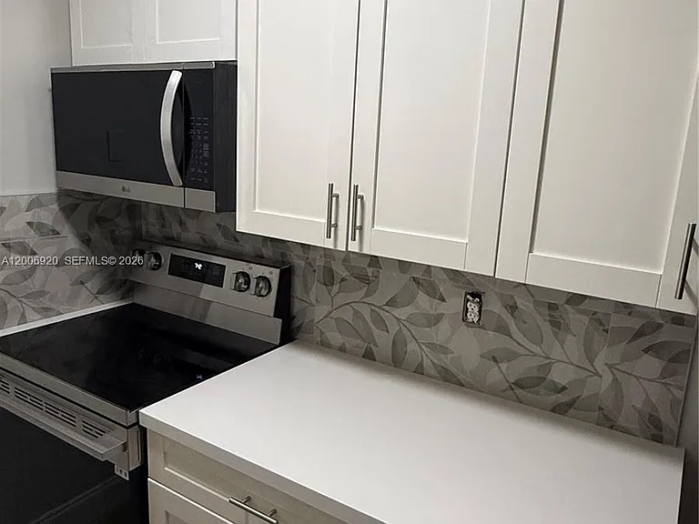 2816 Pine Tree Dr #2 — Photo 11