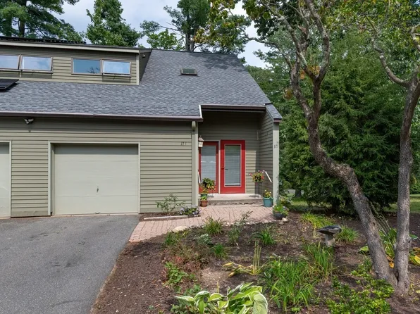 115 Fairway Vlg, Leeds, MA 01053