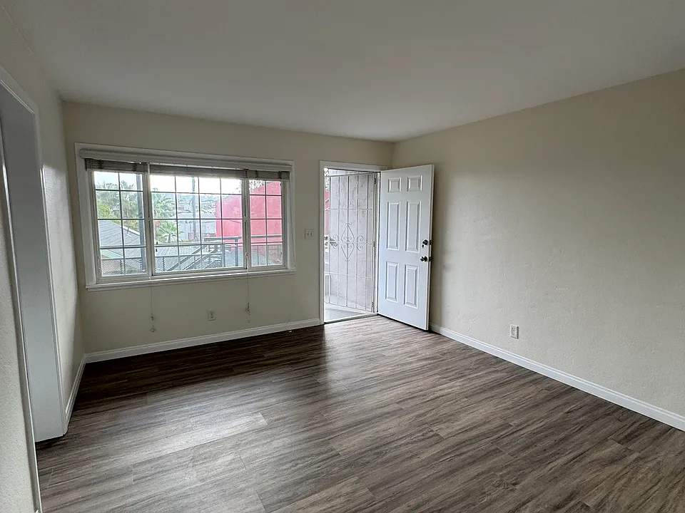 8465 La Mesa Blvd #6