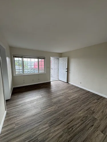 8465 La Mesa Blvd #6 Photo 1 8465 La Mesa Blvd #6 Photo 1