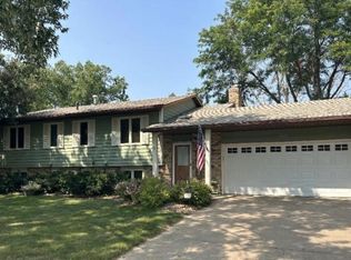 156 Tamarack Ct, Stillwater, MN 55082