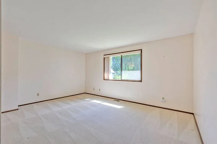 6540 SW 204th Pl — Photo 14