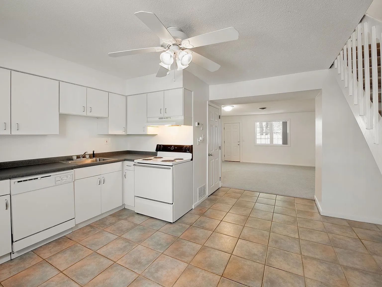 Parke Place Village — Photo 4