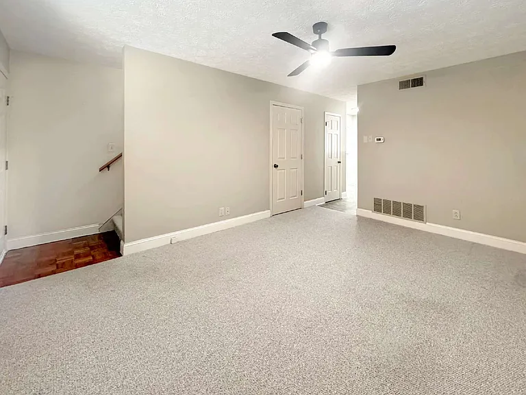 1235 Riverside Dr #B2 — Photo 8