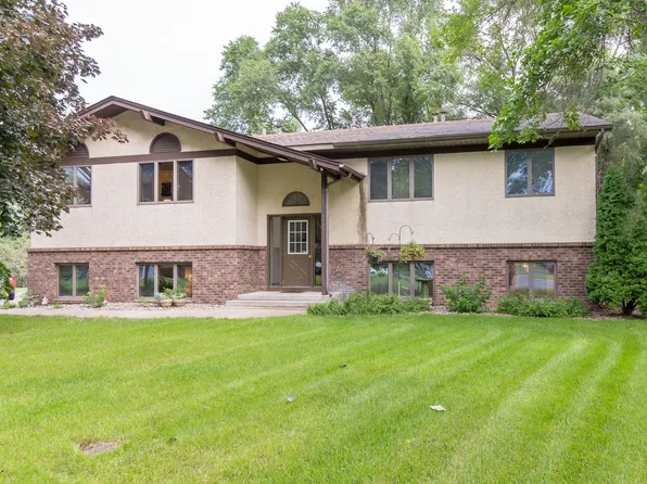 1611 Roundhouse Cir, Shakopee, MN 55379