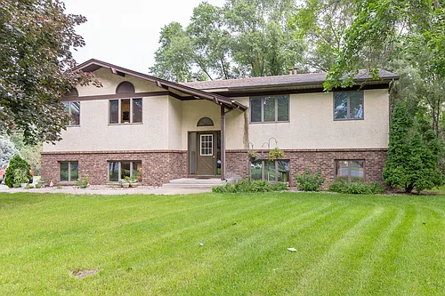 1611 Roundhouse Cir Photo 1