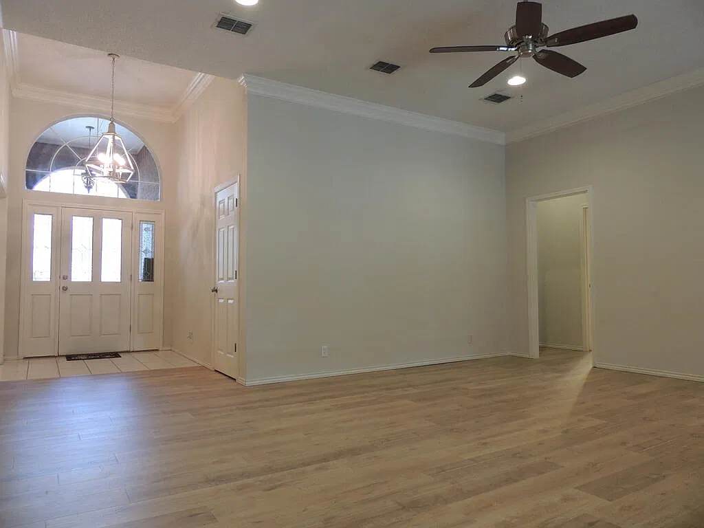 4 bed, 3.0 bath, 2924 sqft, $3,200 — Photo 3