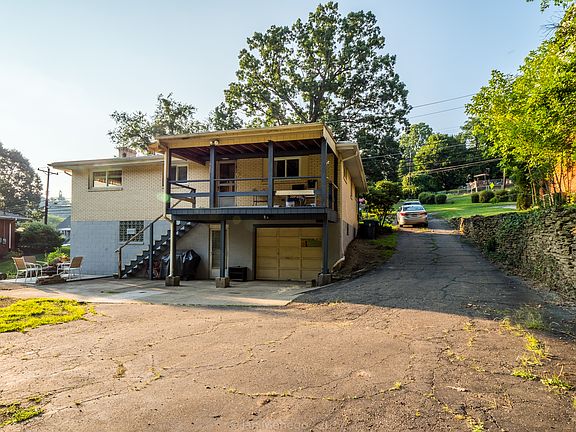 Driveway to be Sealcoated