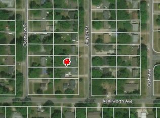 621 Chrysler St, Kalamazoo, MI 49048