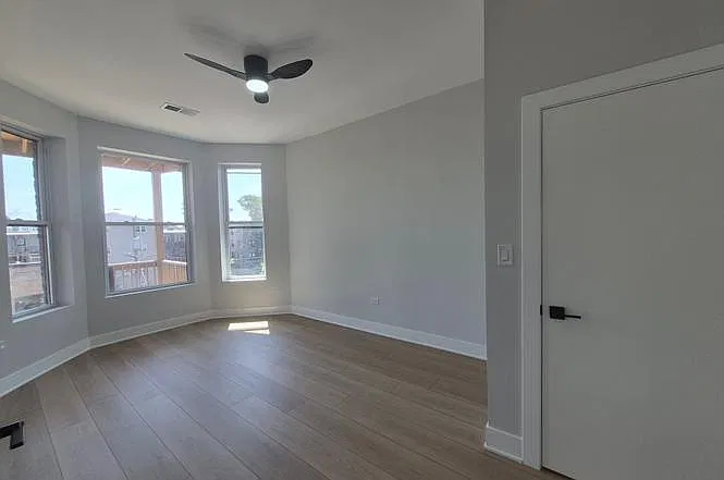 3 bed, 2.5 bath, 1900 sqft, $2,900 — Photo 4
