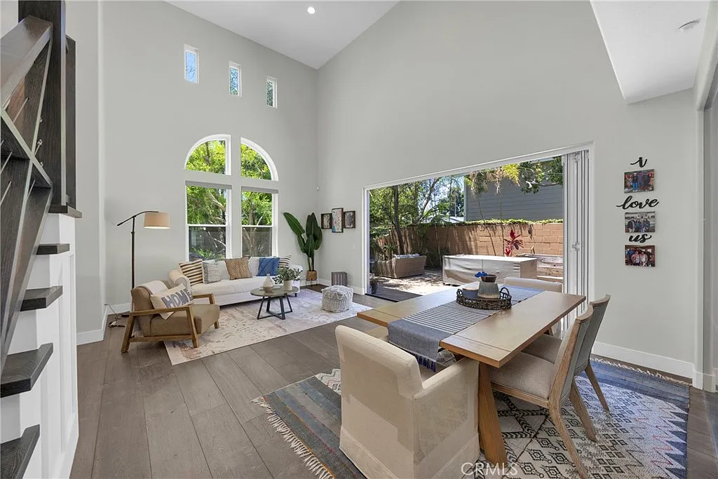 4 bed, 2563 sqft, $7,995 — Photo 3